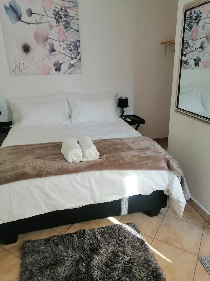 Niilo'S Guesthouse Rundu Exterior photo