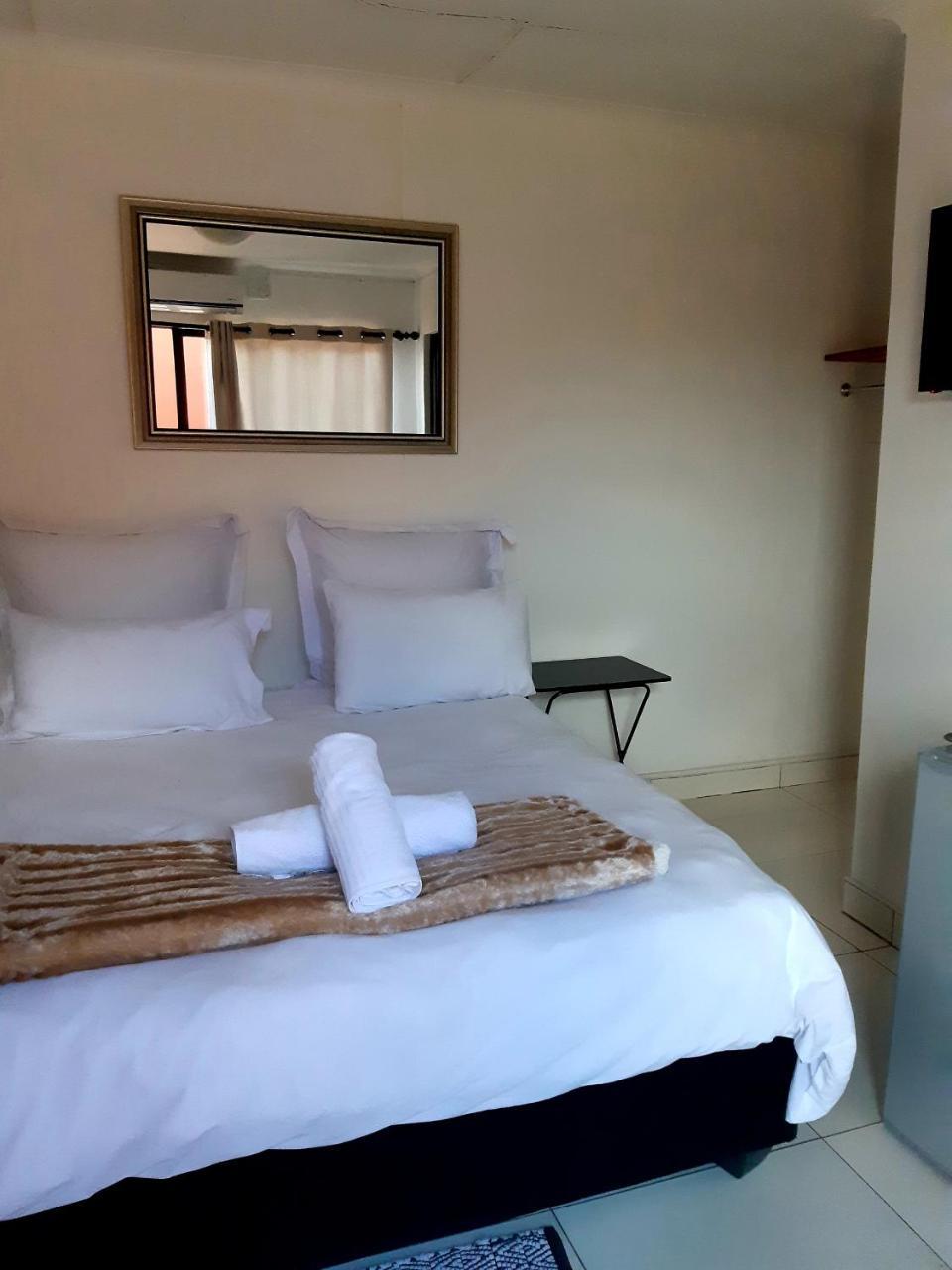 Niilo'S Guesthouse Rundu Exterior photo