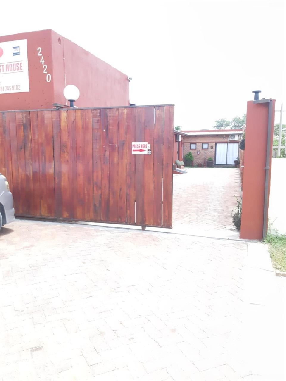 Niilo'S Guesthouse Rundu Exterior photo