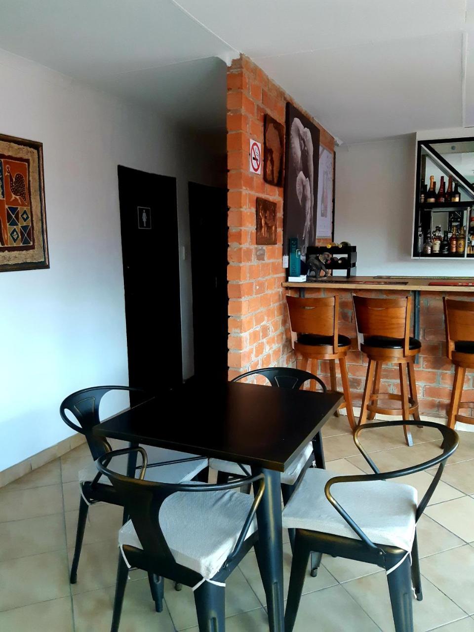 Niilo'S Guesthouse Rundu Exterior photo
